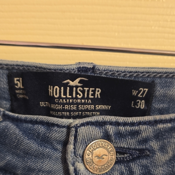 Hollister High Rise Light Blue‎ Jeans - Picture 2 of 6